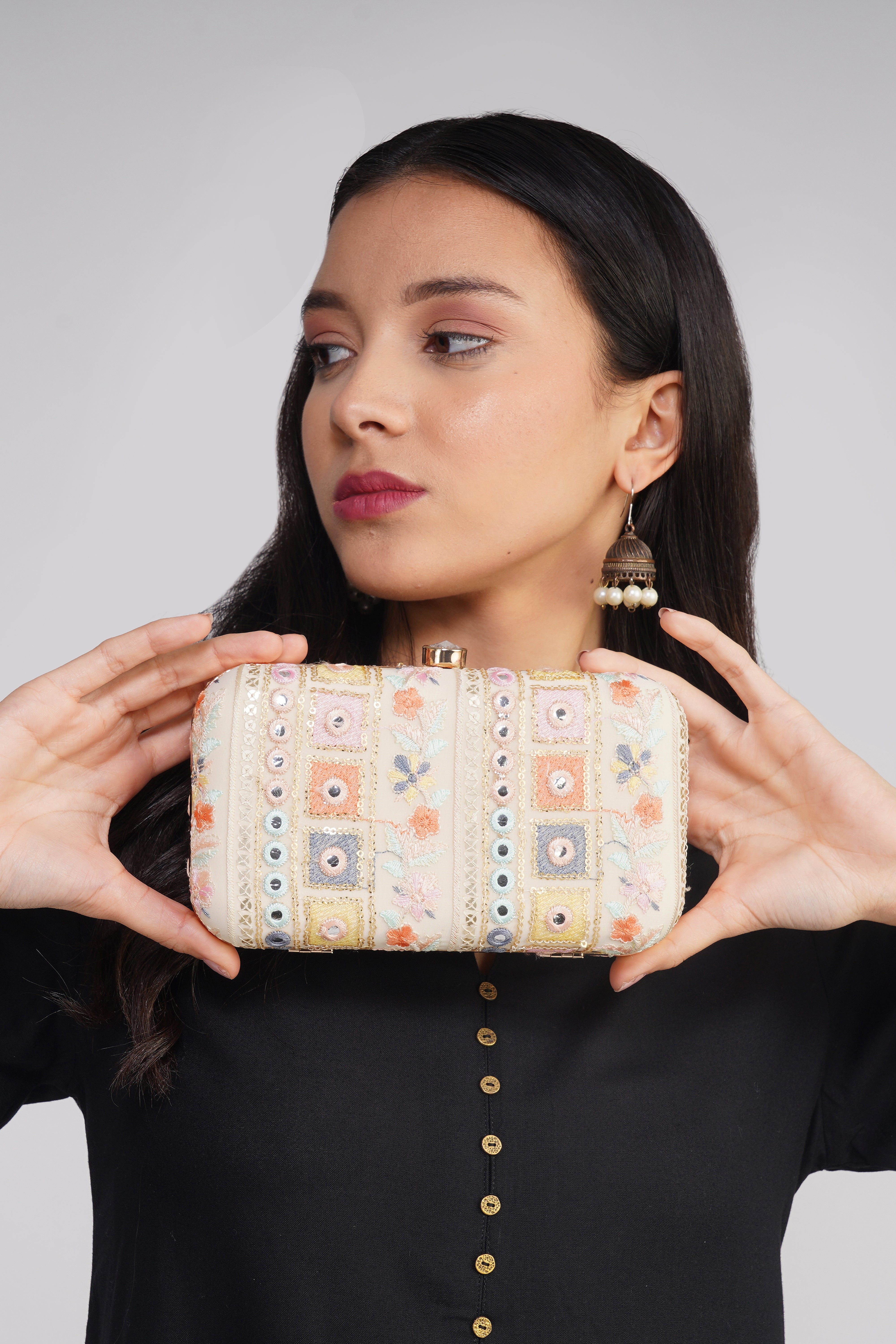 Nice-G Fusion Palette Clutch: The Perfect Blend of Style