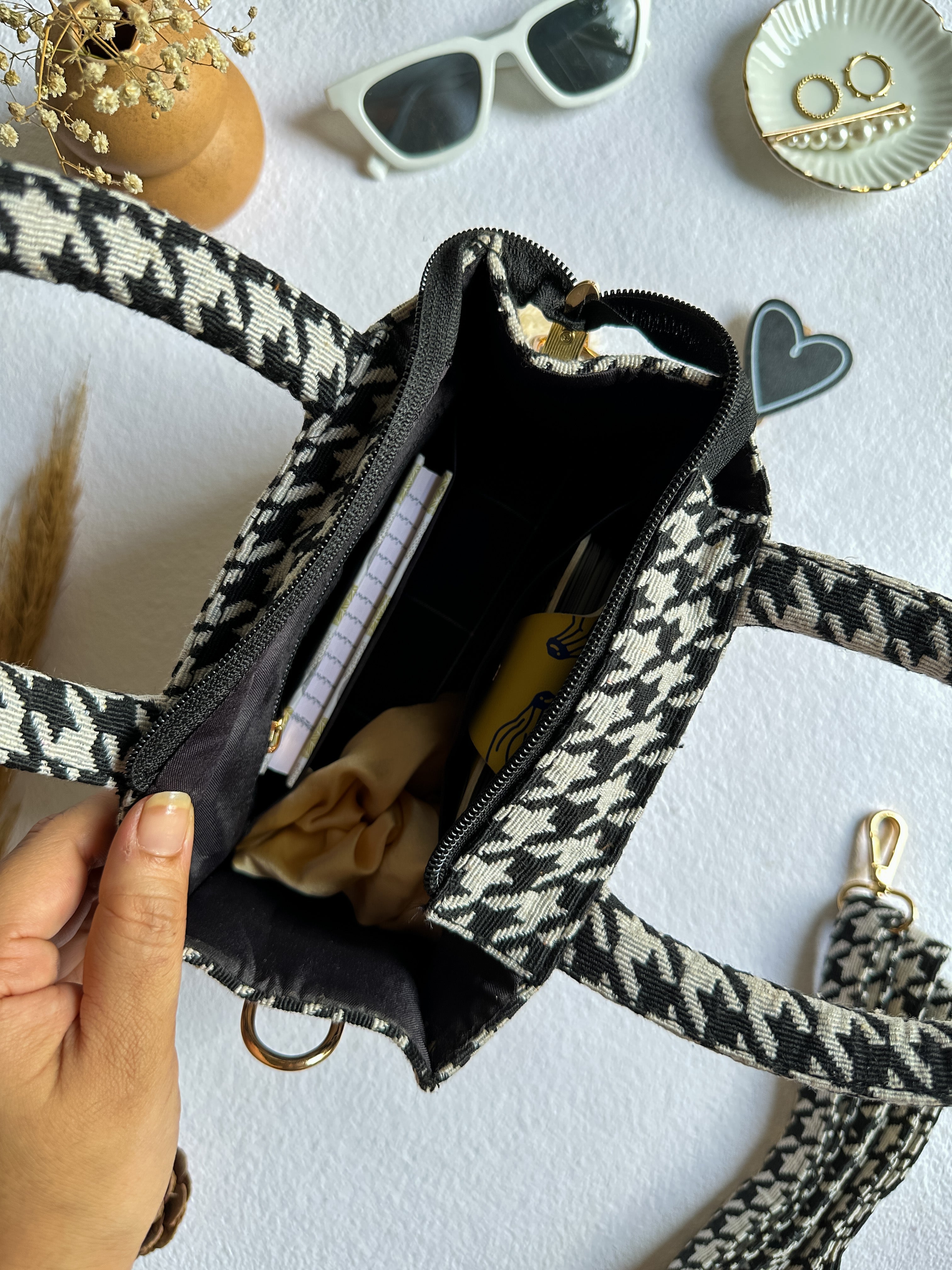 NiceG Monochrome Mobility Box Bag (Small)