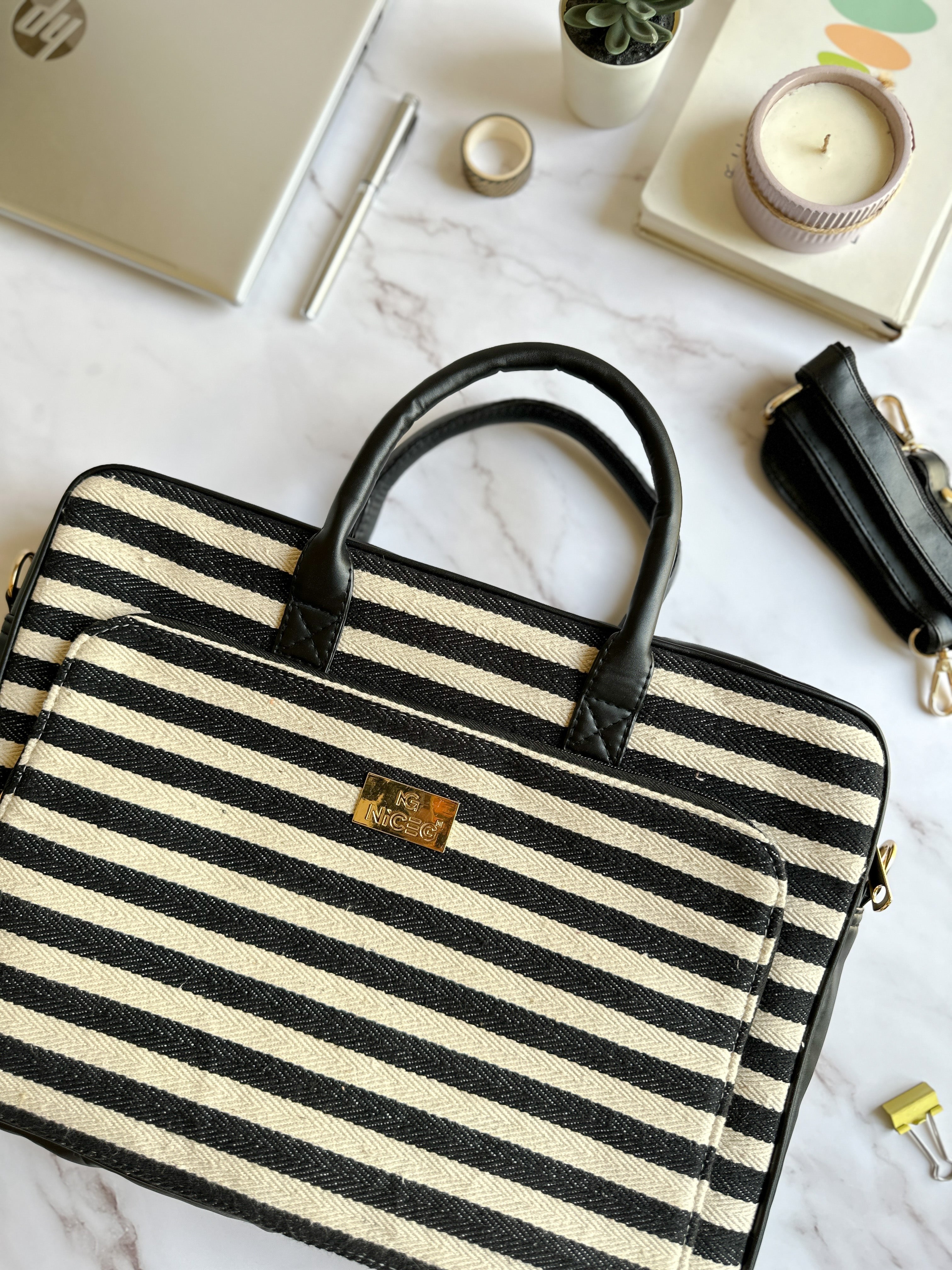 Stria Noir – Laptop Bag