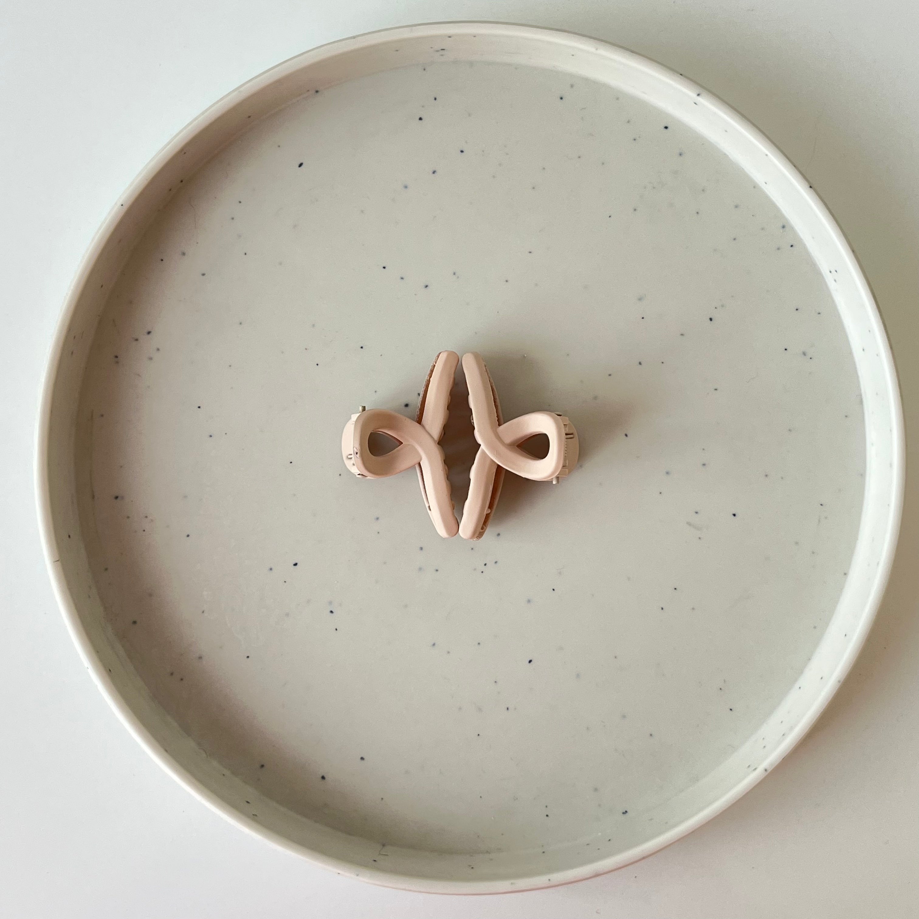 Matte Twist – Small Hair Claw