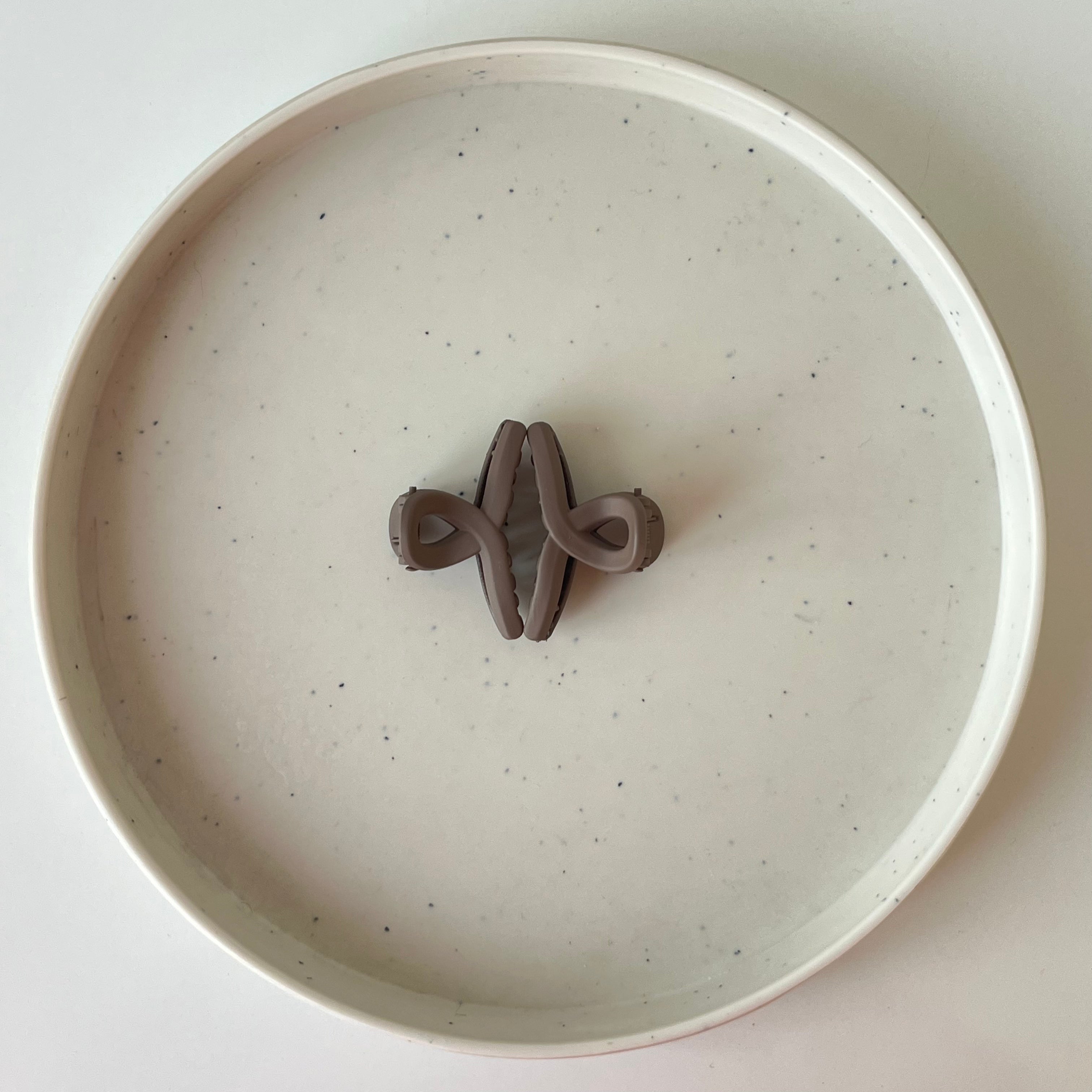 Matte Twist – Small Hair Claw