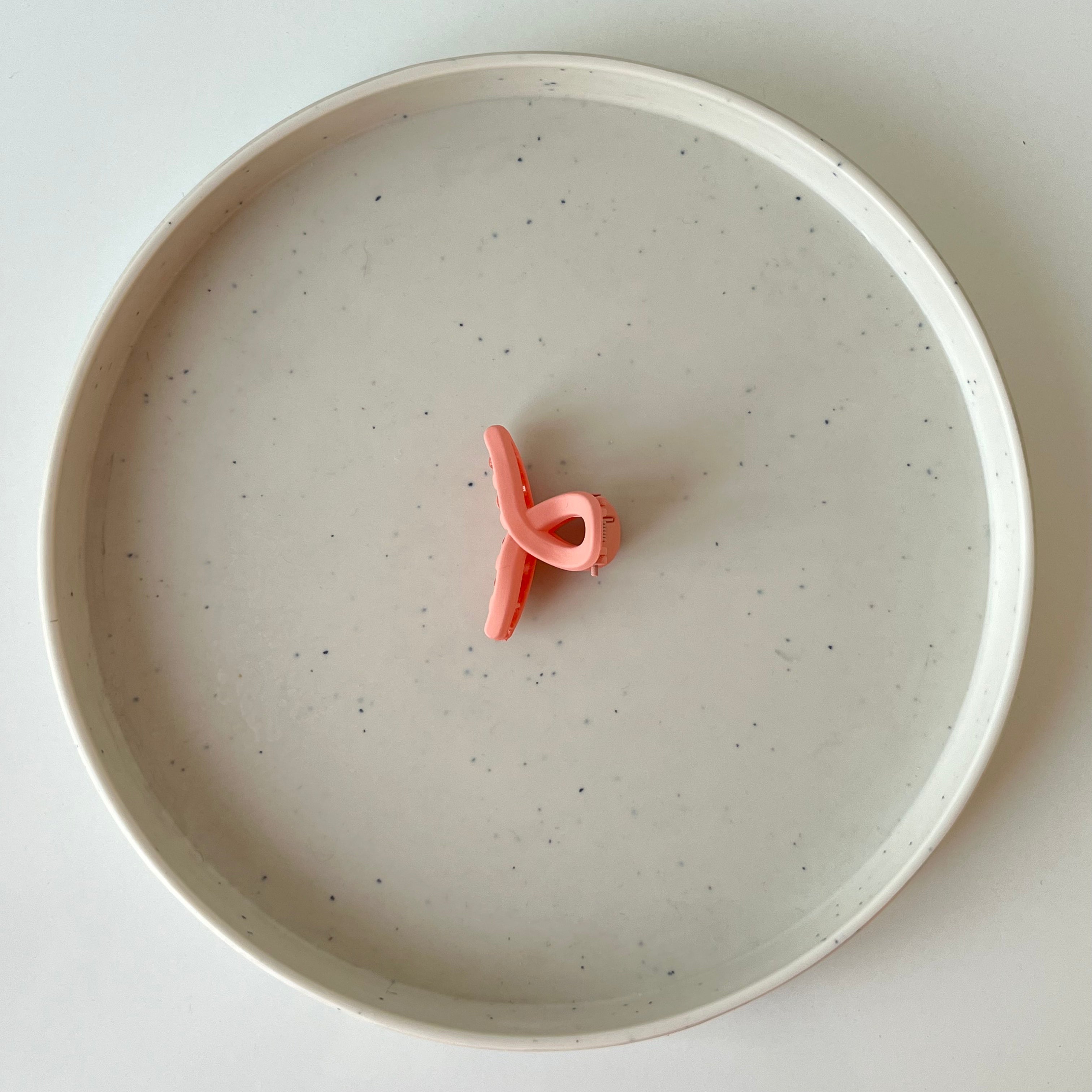 Matte Twist – Small Hair Claw