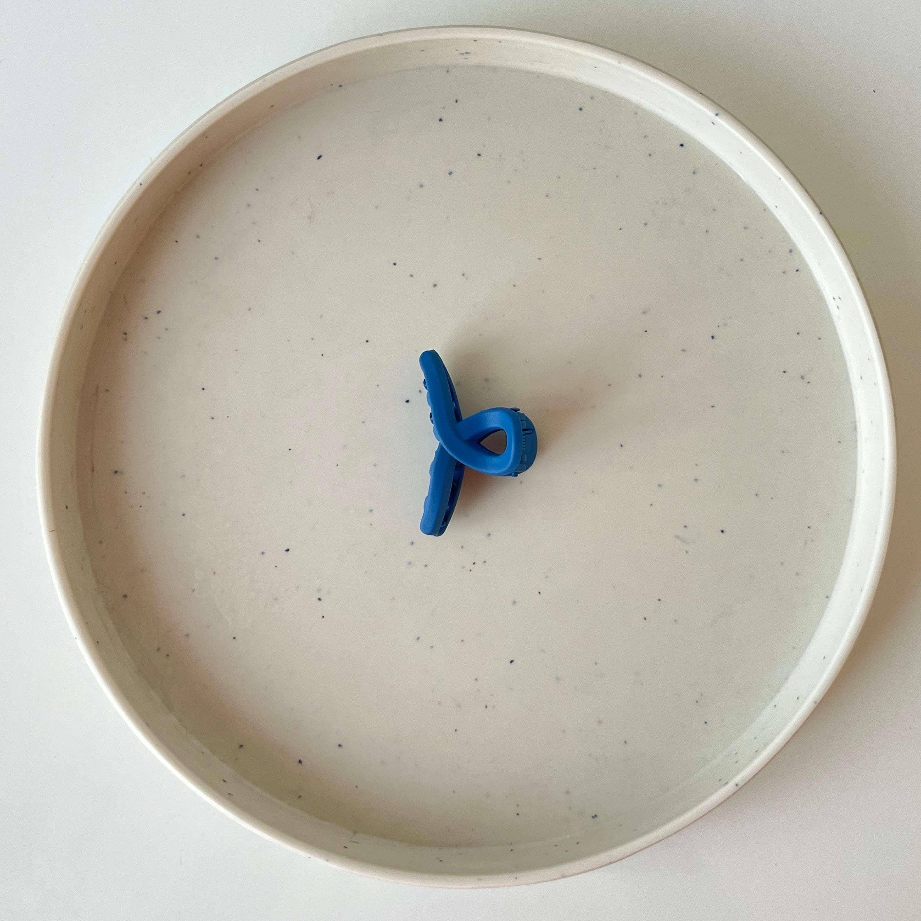 Matte Twist – Small Hair Claw