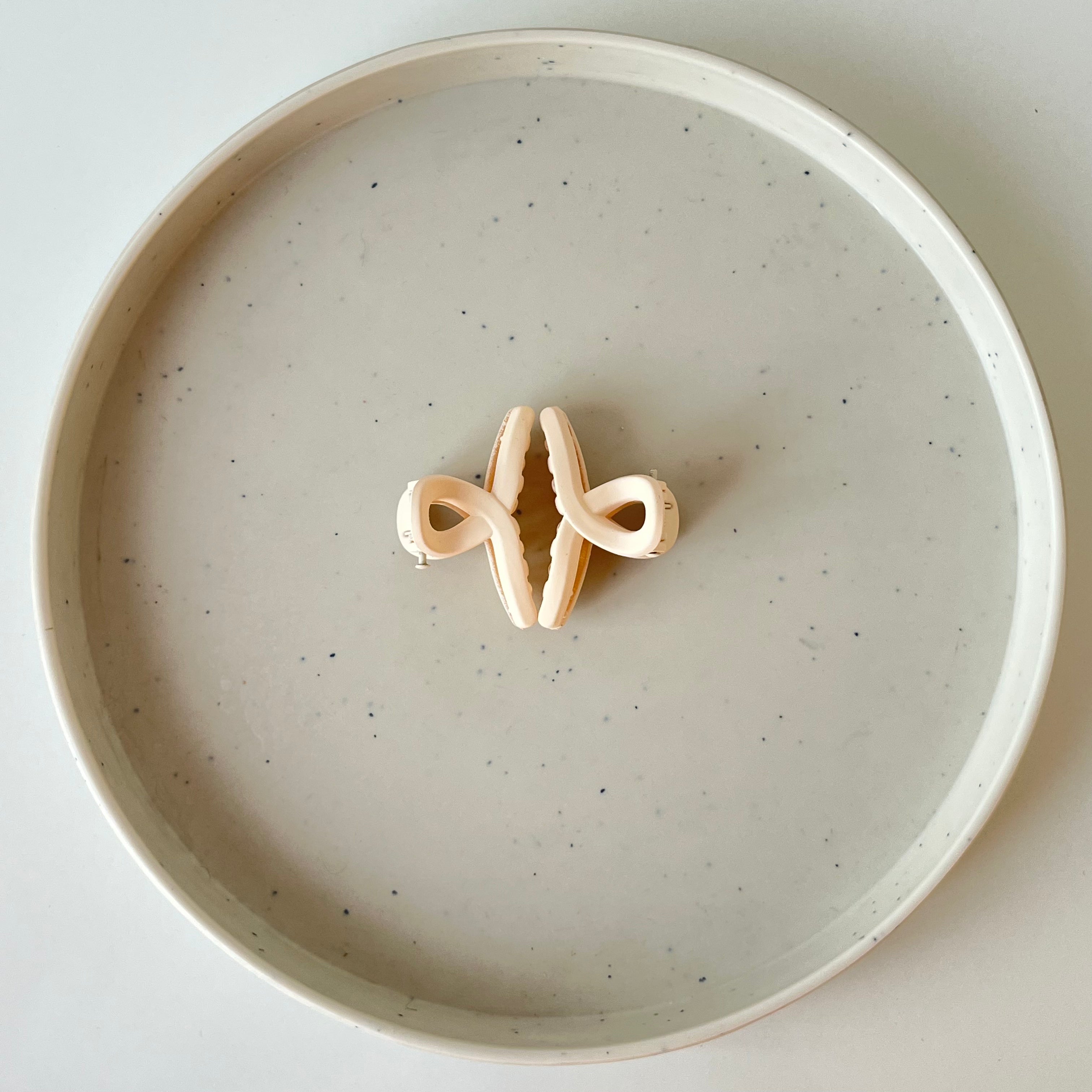 Matte Twist – Small Hair Claw