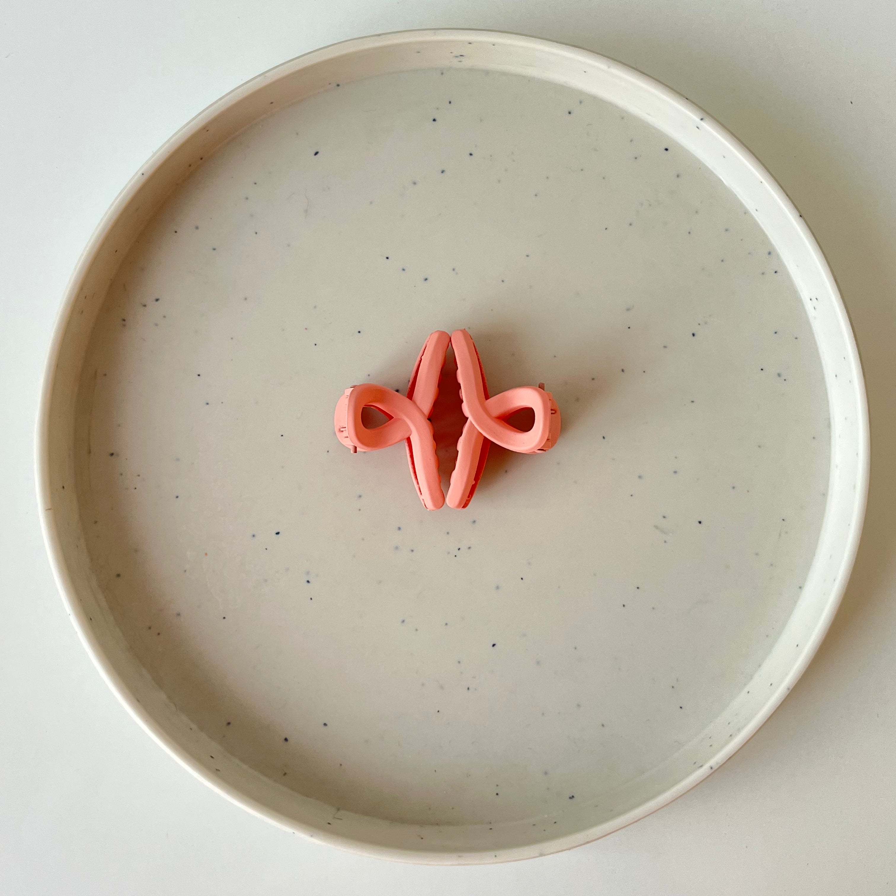 Matte Twist – Small Hair Claw