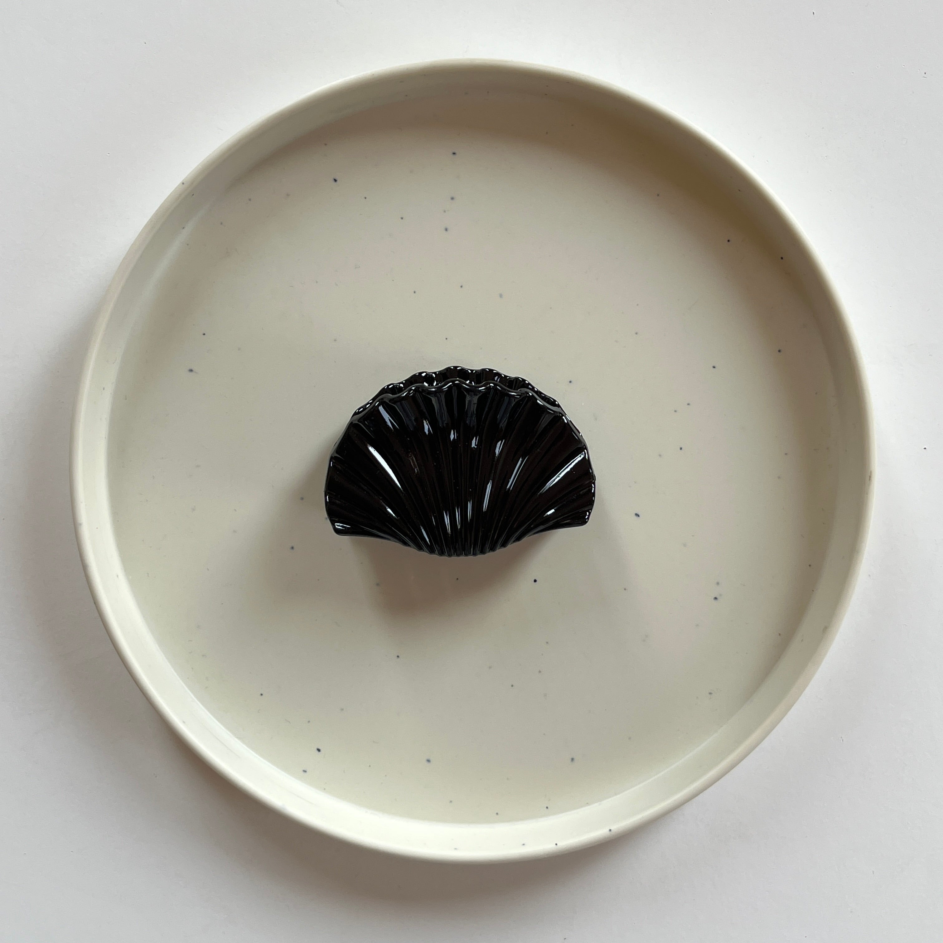 Shell Arc Medium Hair Claw