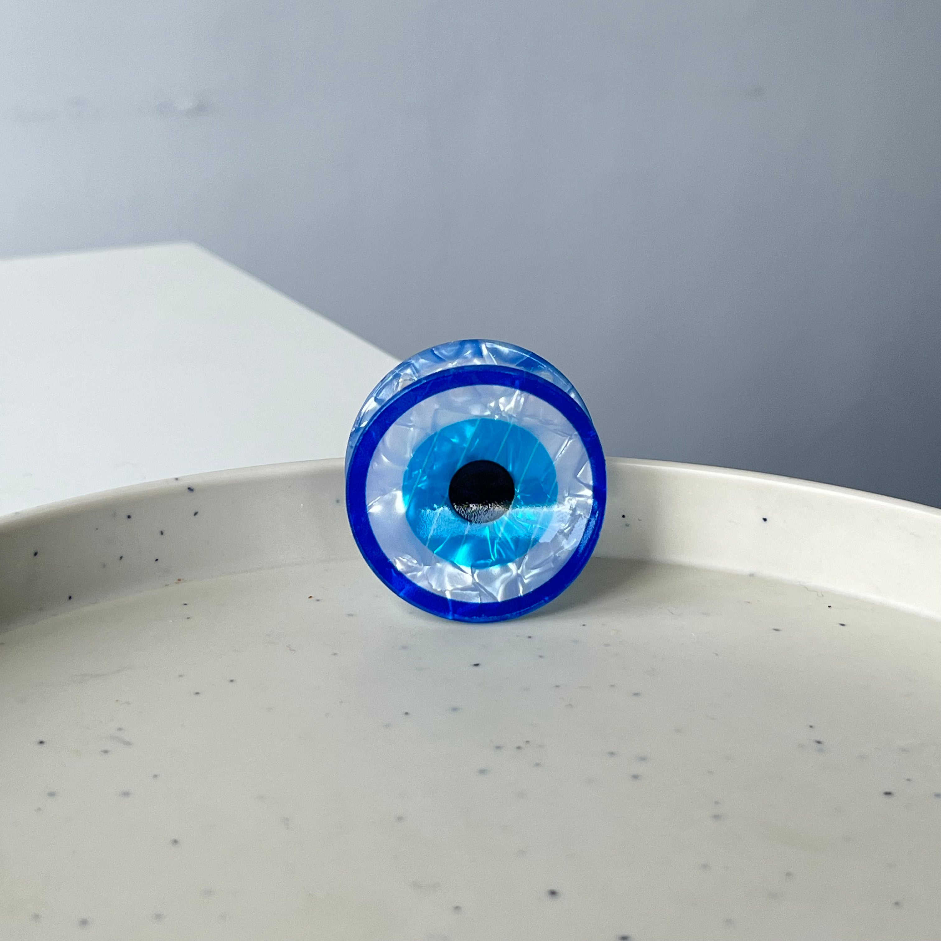 Nyra – Small Evil Eye Clip