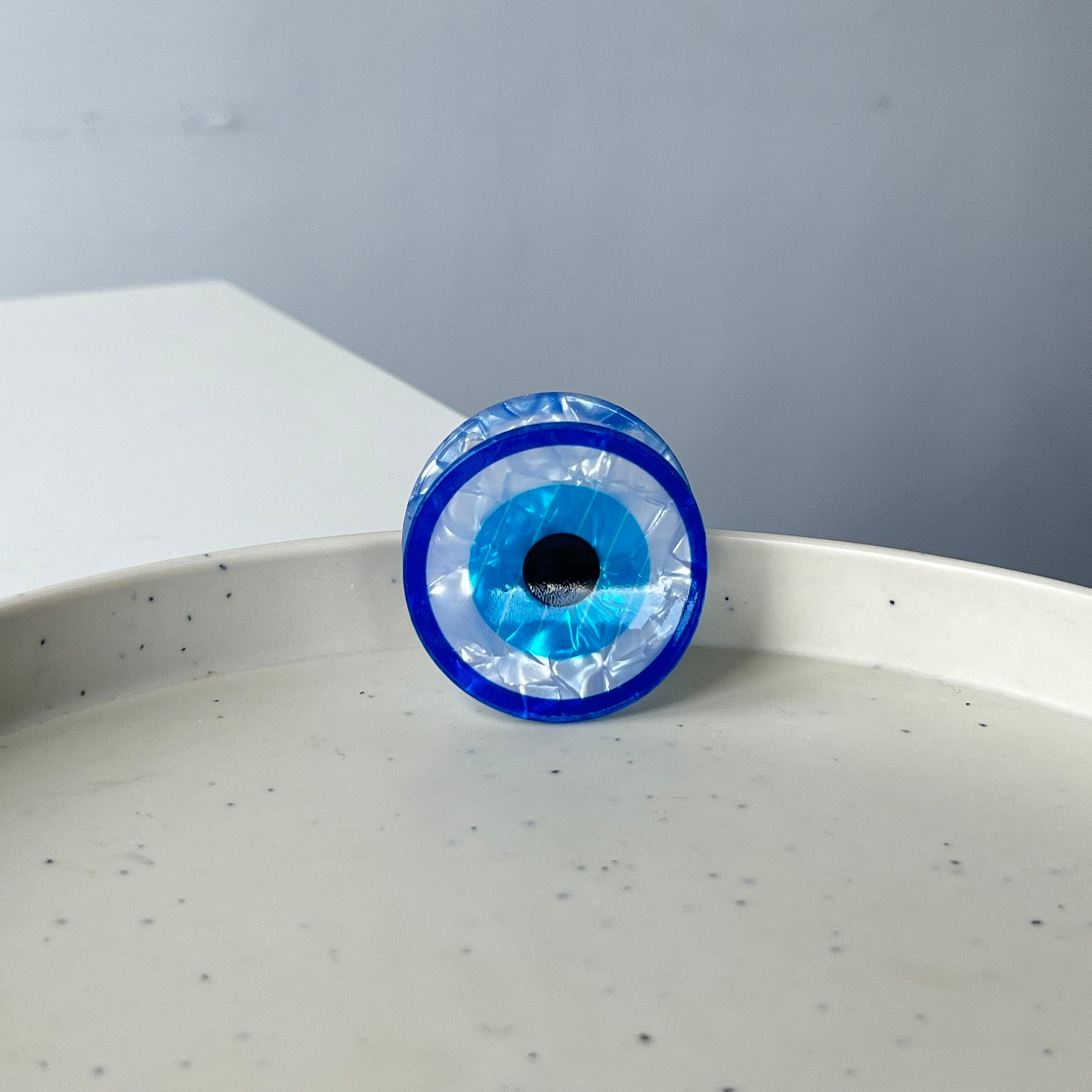 Nyra – Small Evil Eye Clip