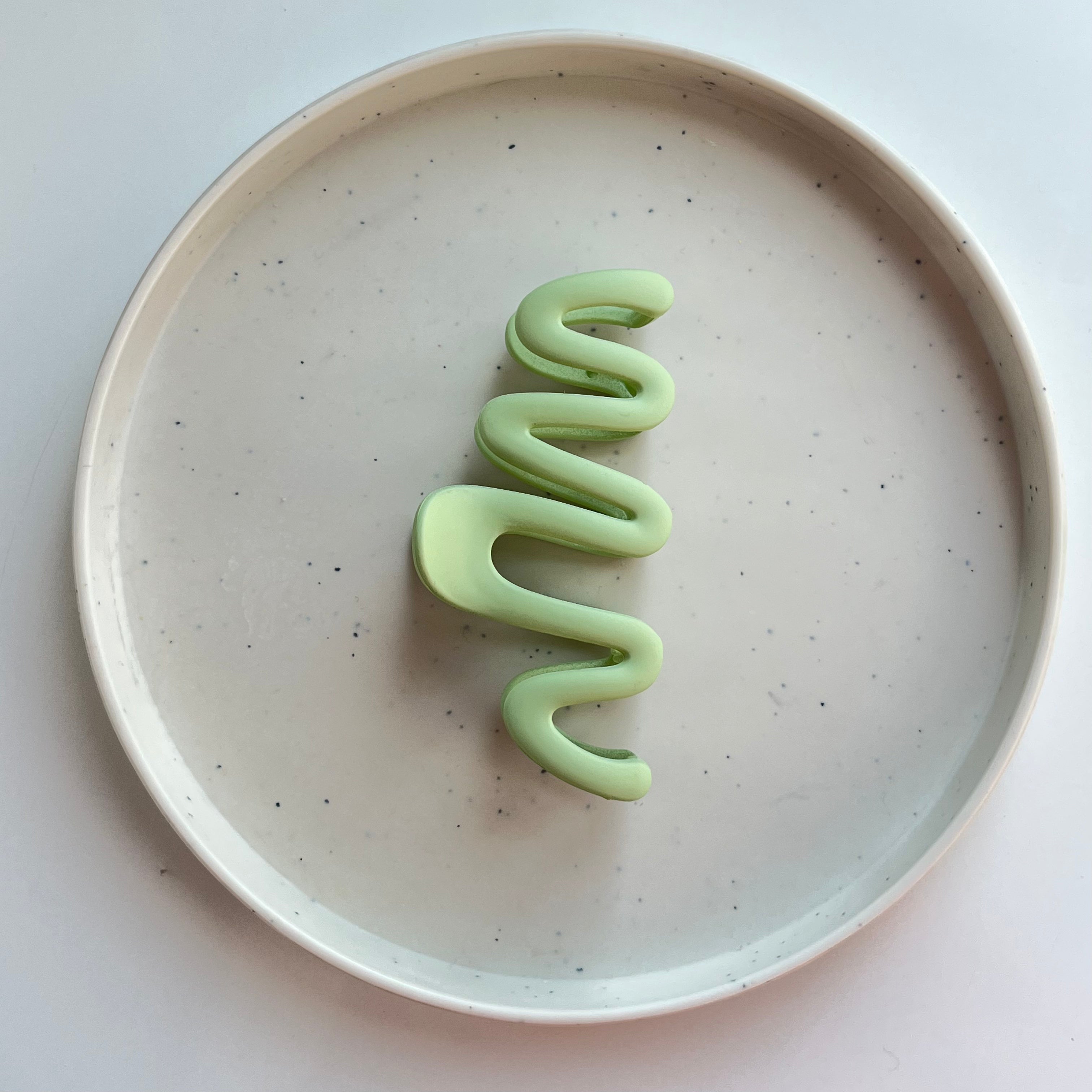 Serpentina – Large Matte Wave Clip