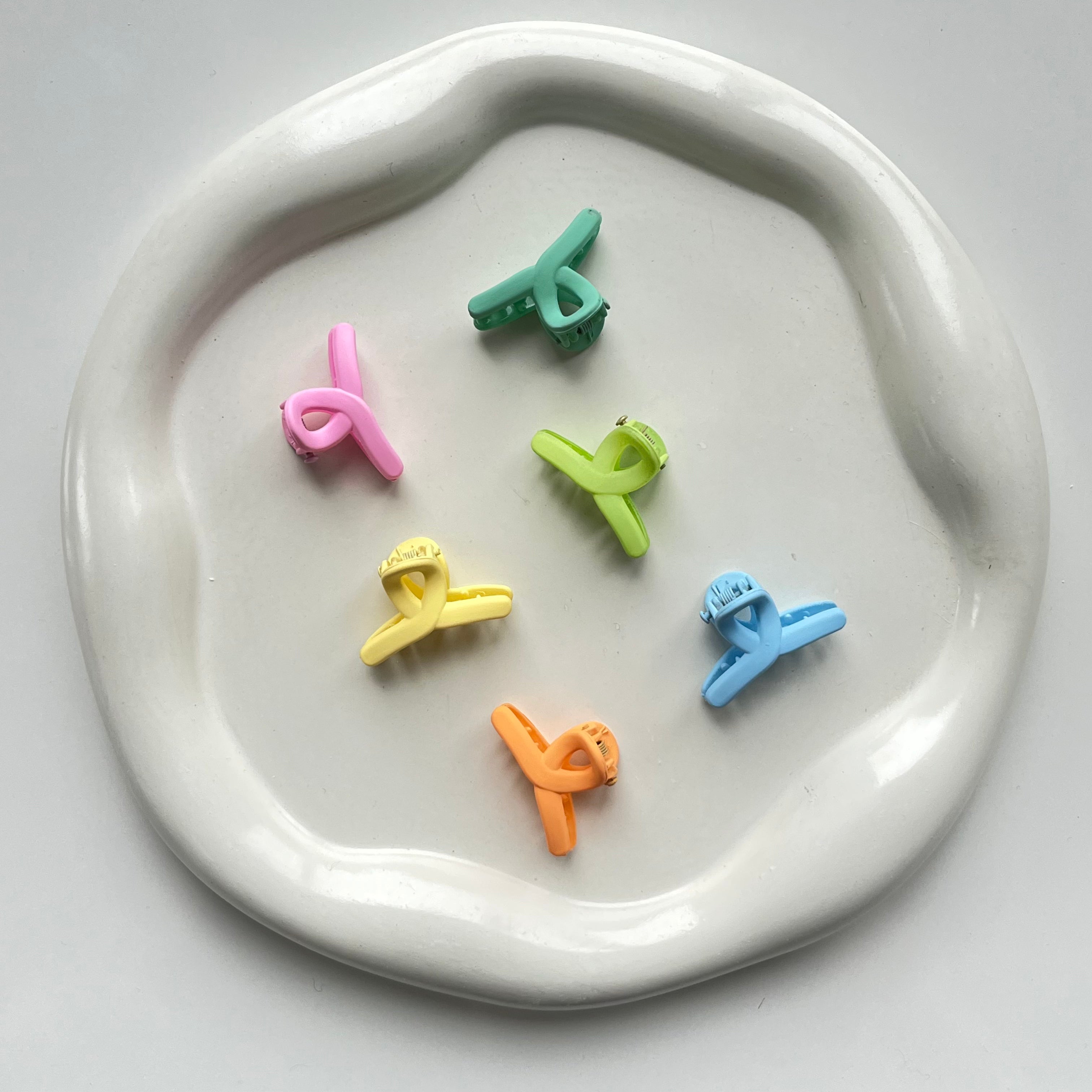 Mini Hanger Claw Set - Set of 4, Fun and Colorful Clips for Kids