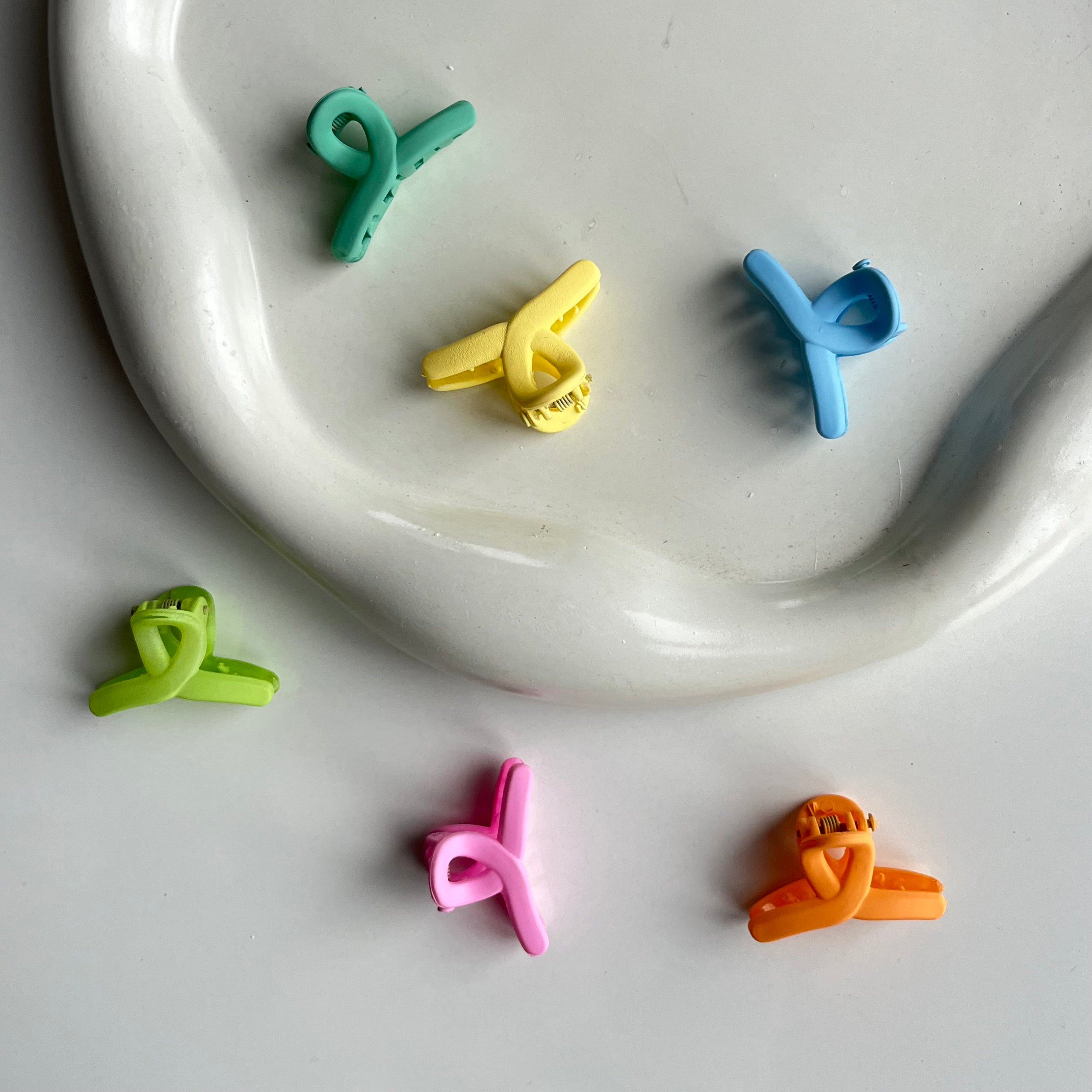 Mini Hanger Claw Set - Set of 4, Fun and Colorful Clips for Kids