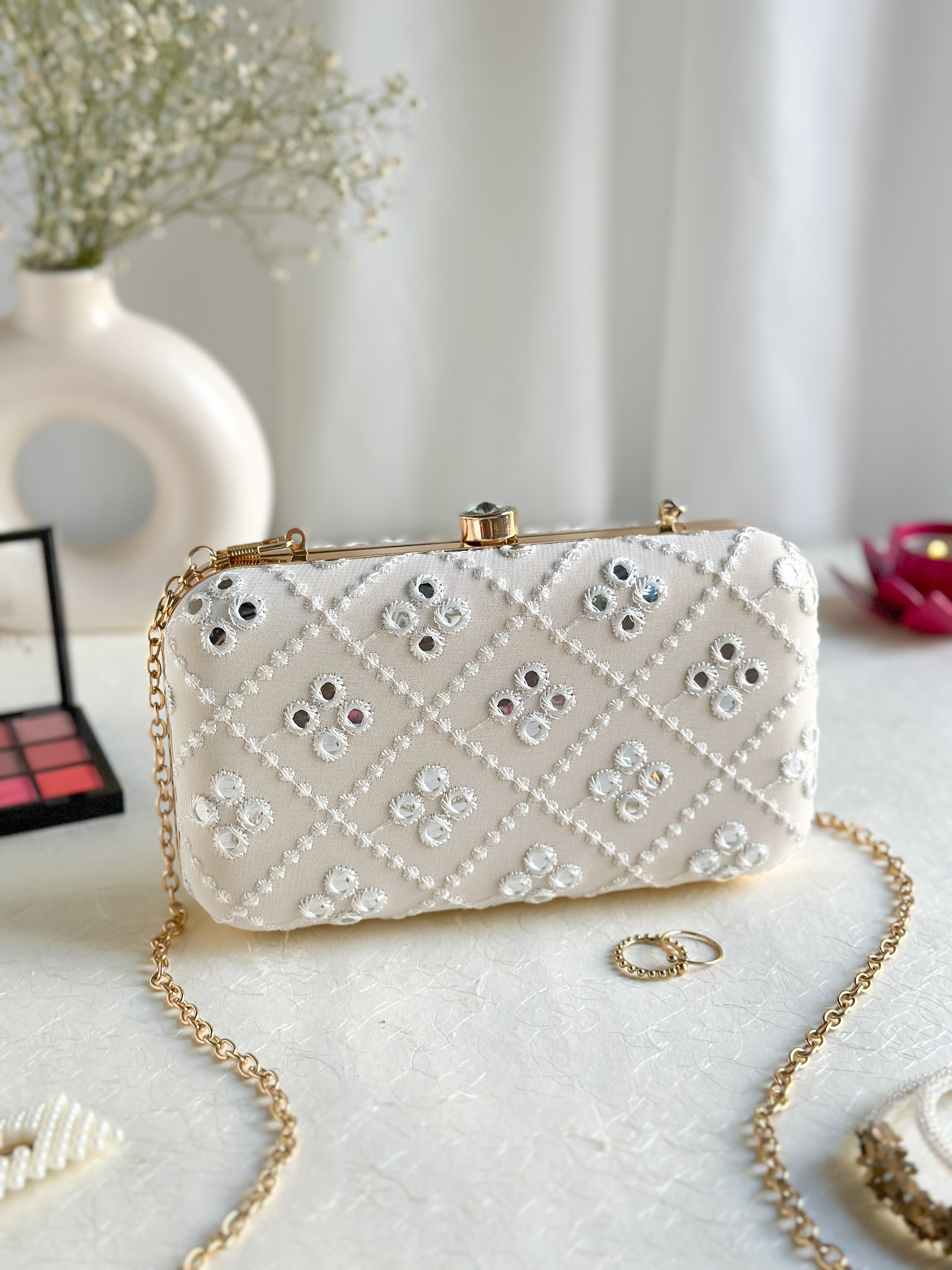Lustre Blanc – Diamond Motif Clutch