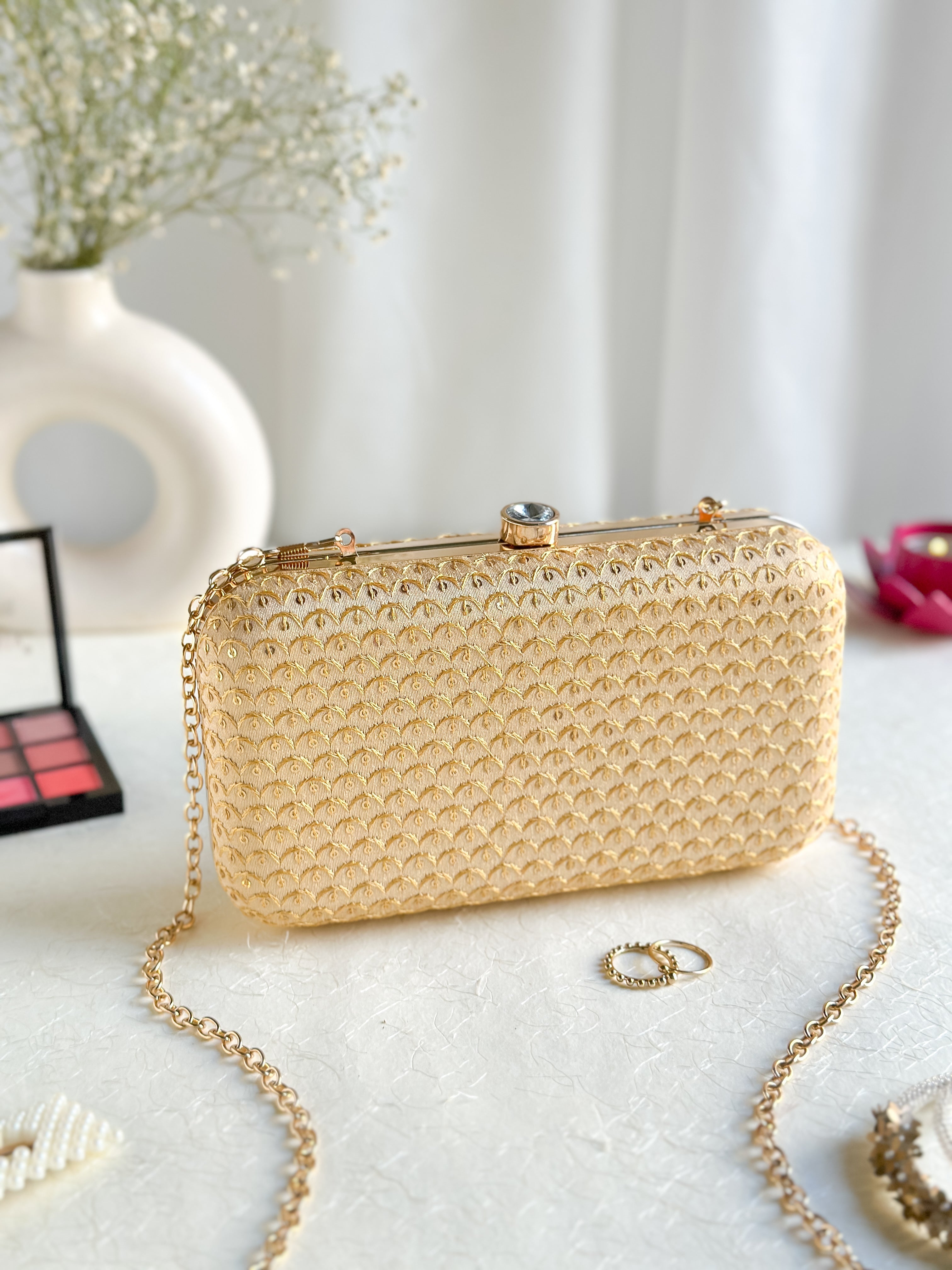 Nice-G Ivory Elegance Clutch: Elegant & Beautiful for Girls