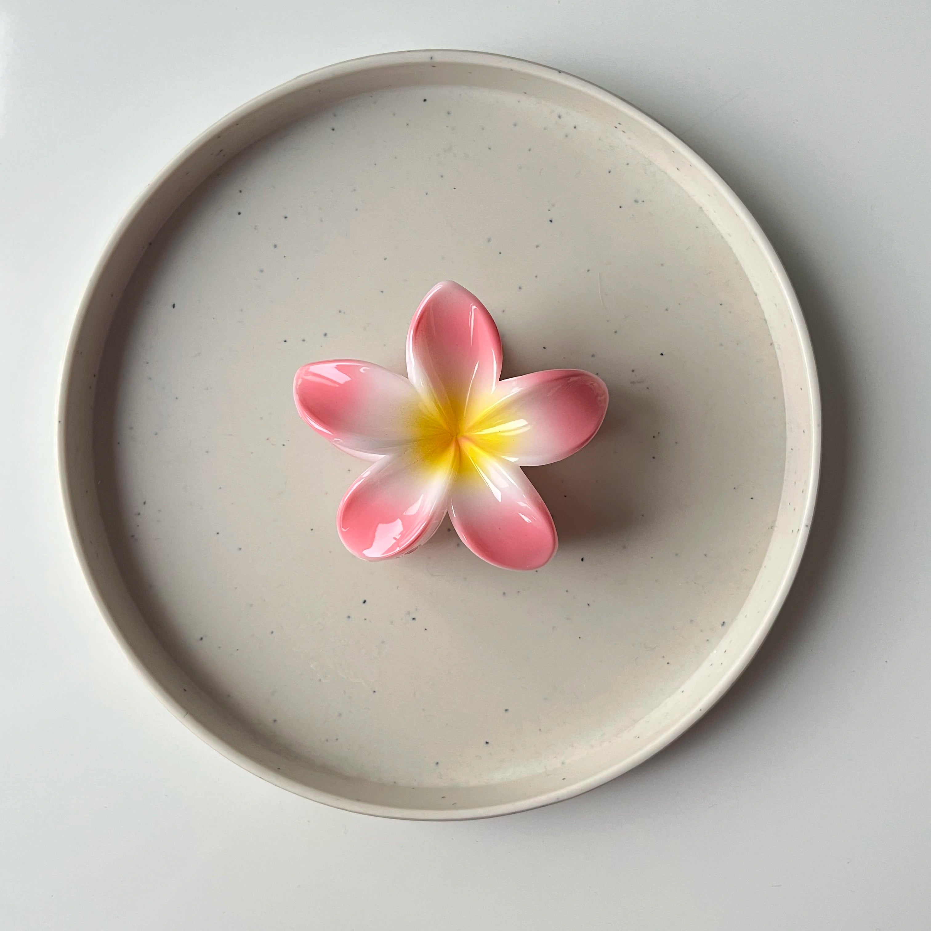 BloomAura – Large Gradient Floral Clip