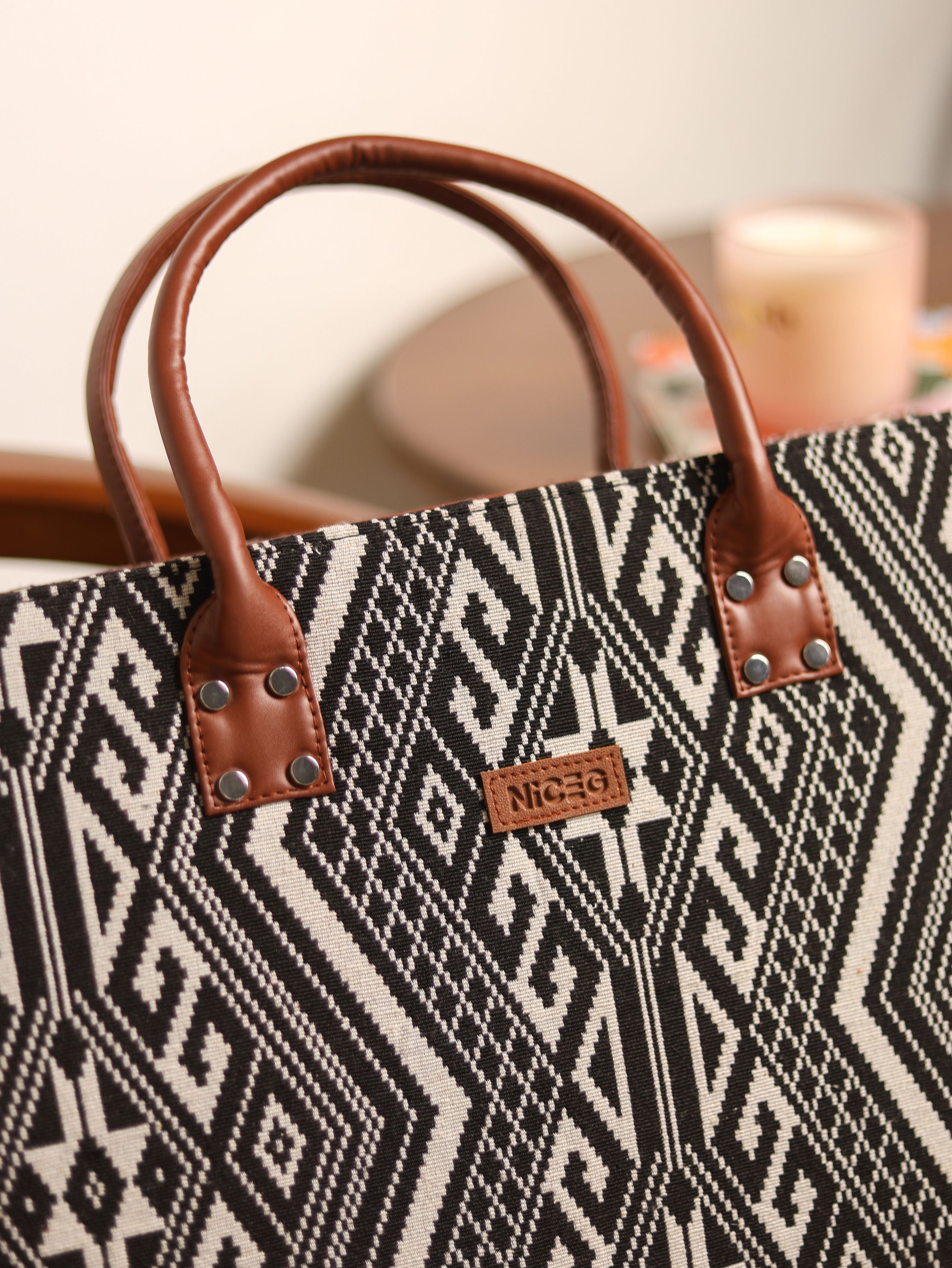 Onyx – Everyday Tote Bag