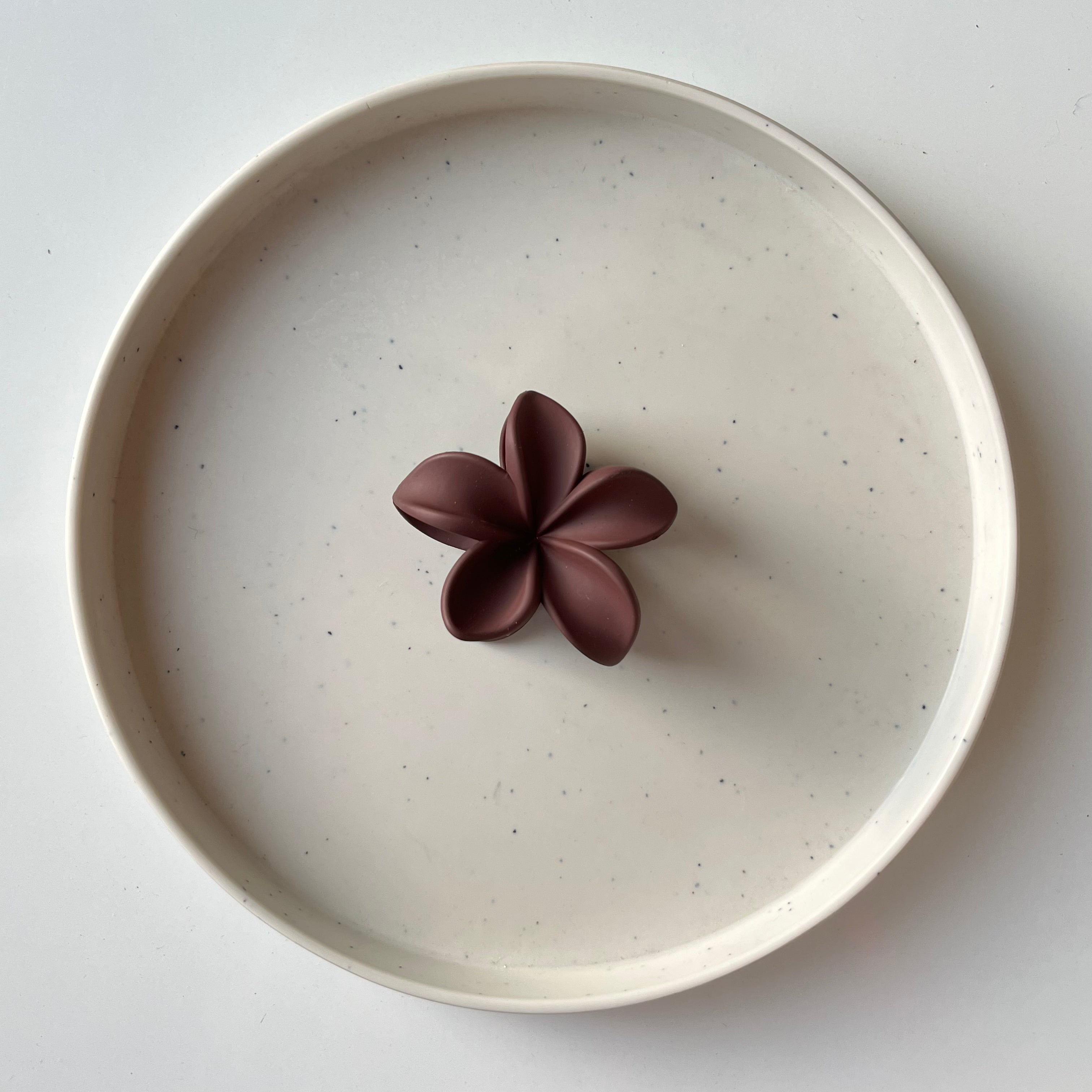 Fleur Matte Claw Clip – Medium