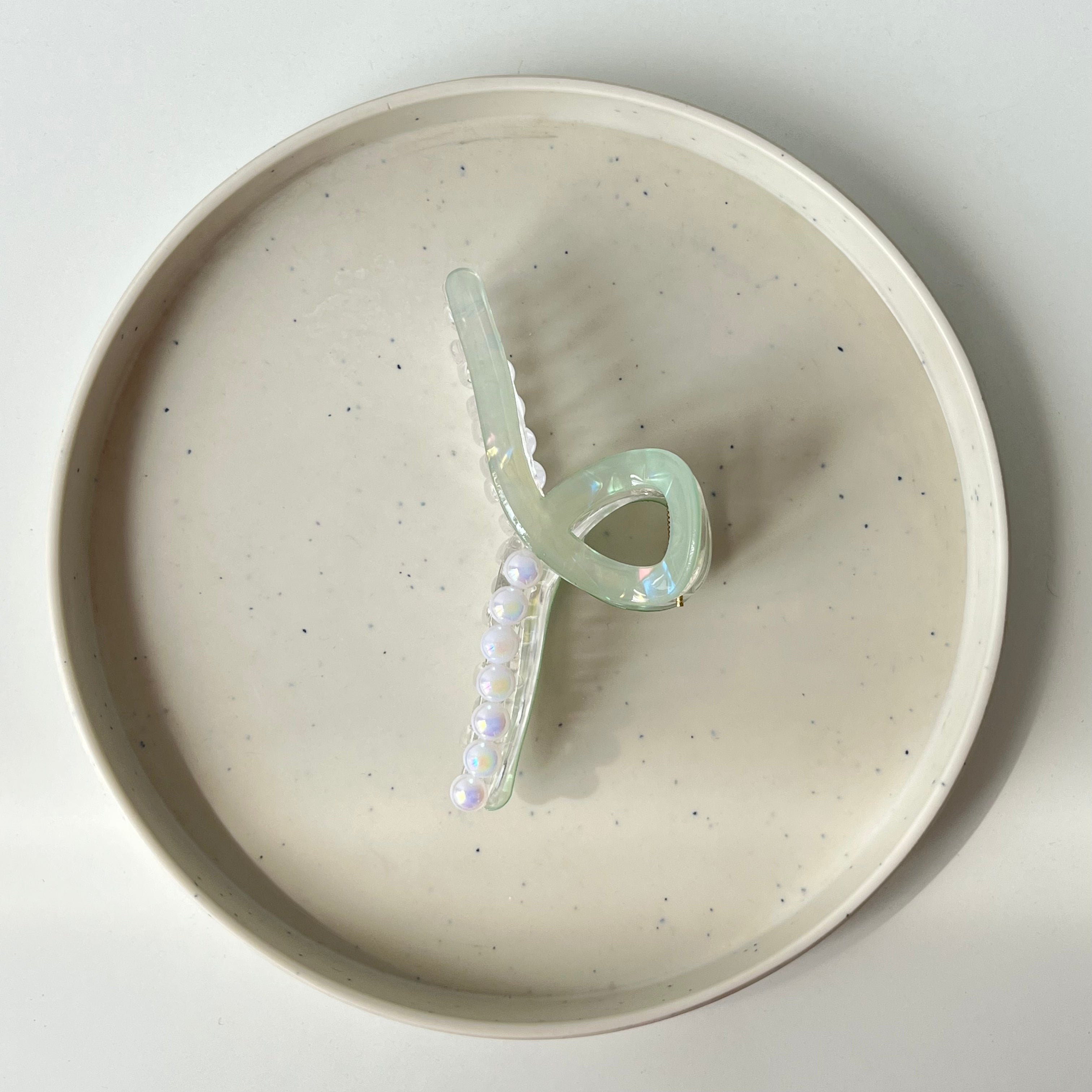 Lustre Pearl Bow – Large Hair Claw