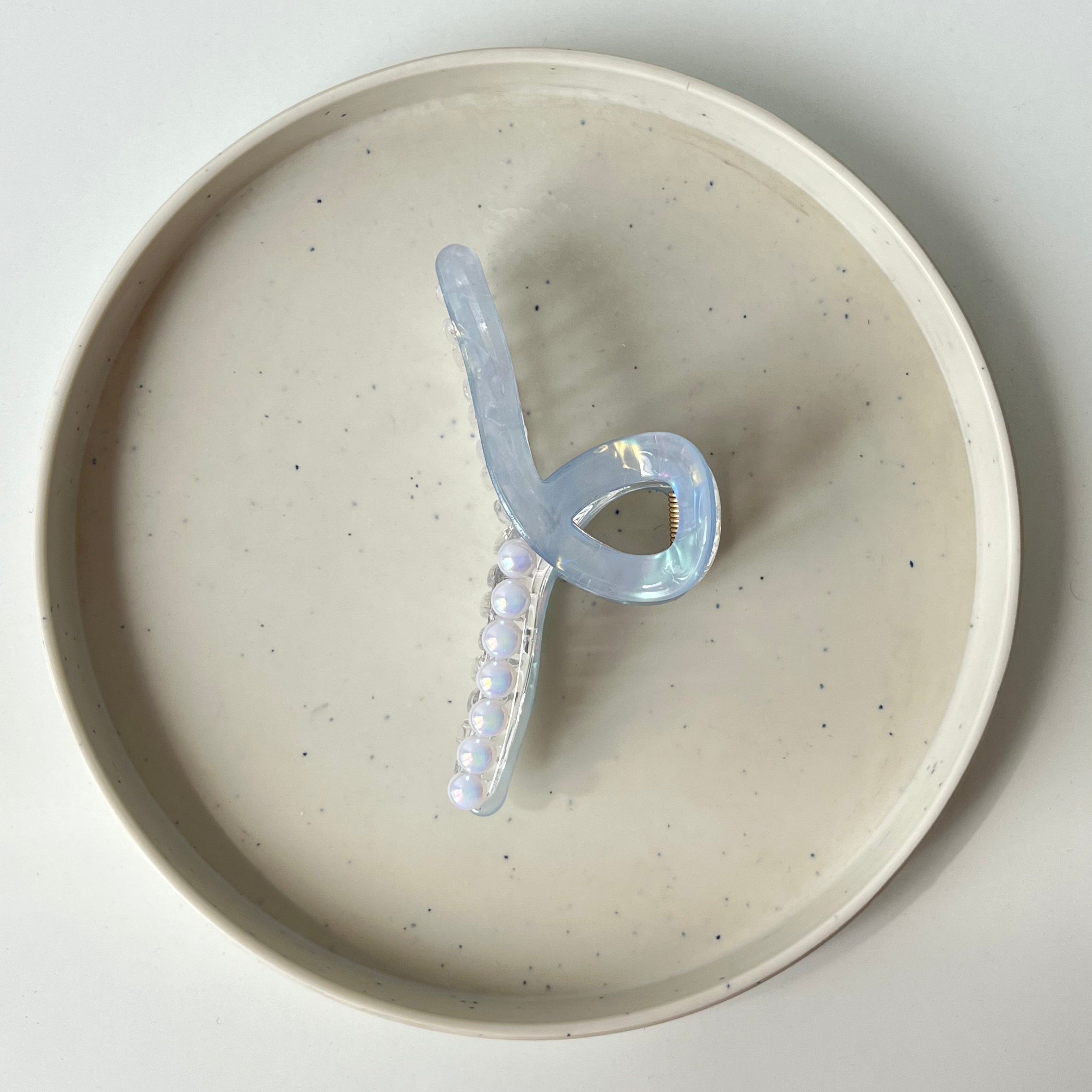 Lustre Pearl Bow – Large Hair Claw