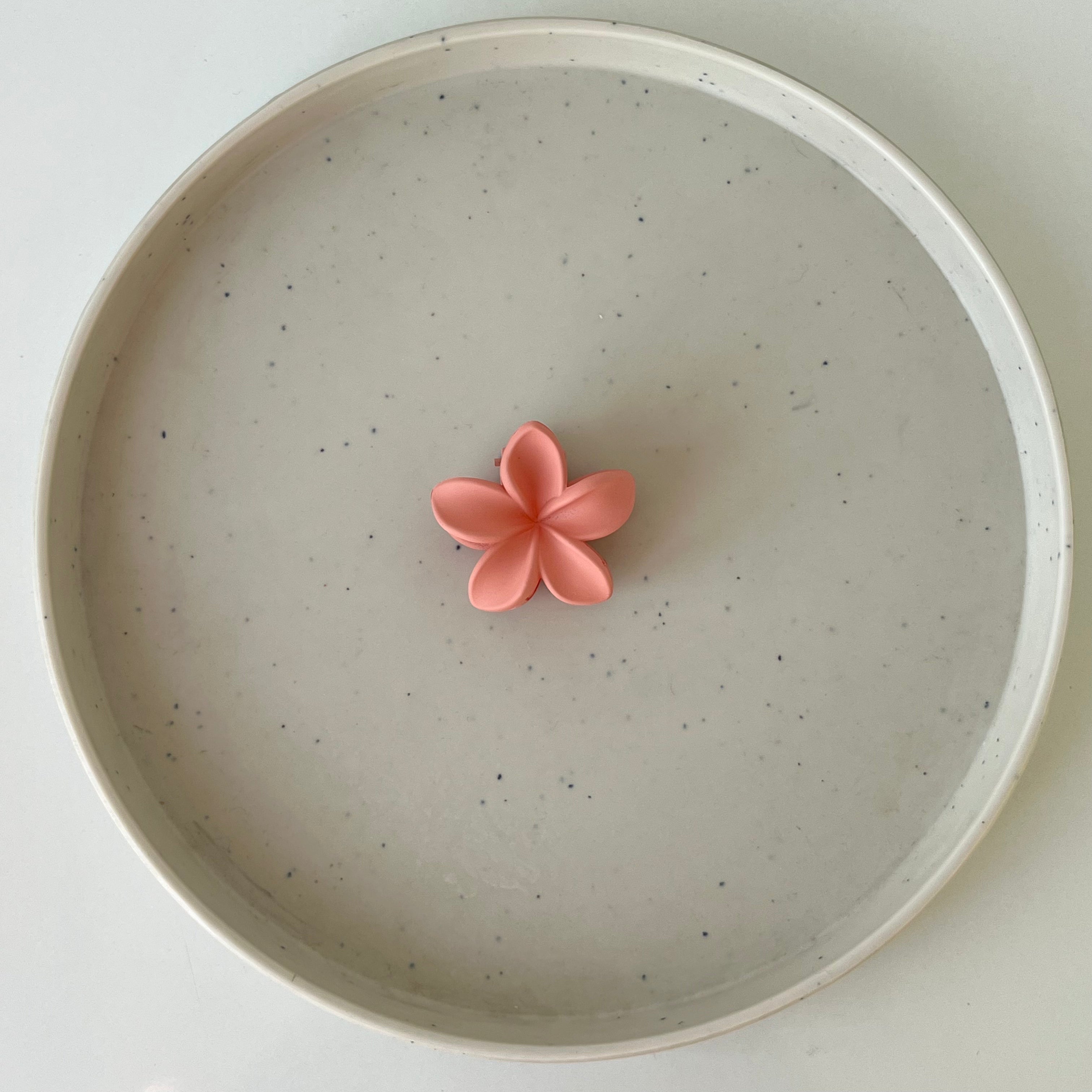 Matte Blossom – Small Flower Hair Claw