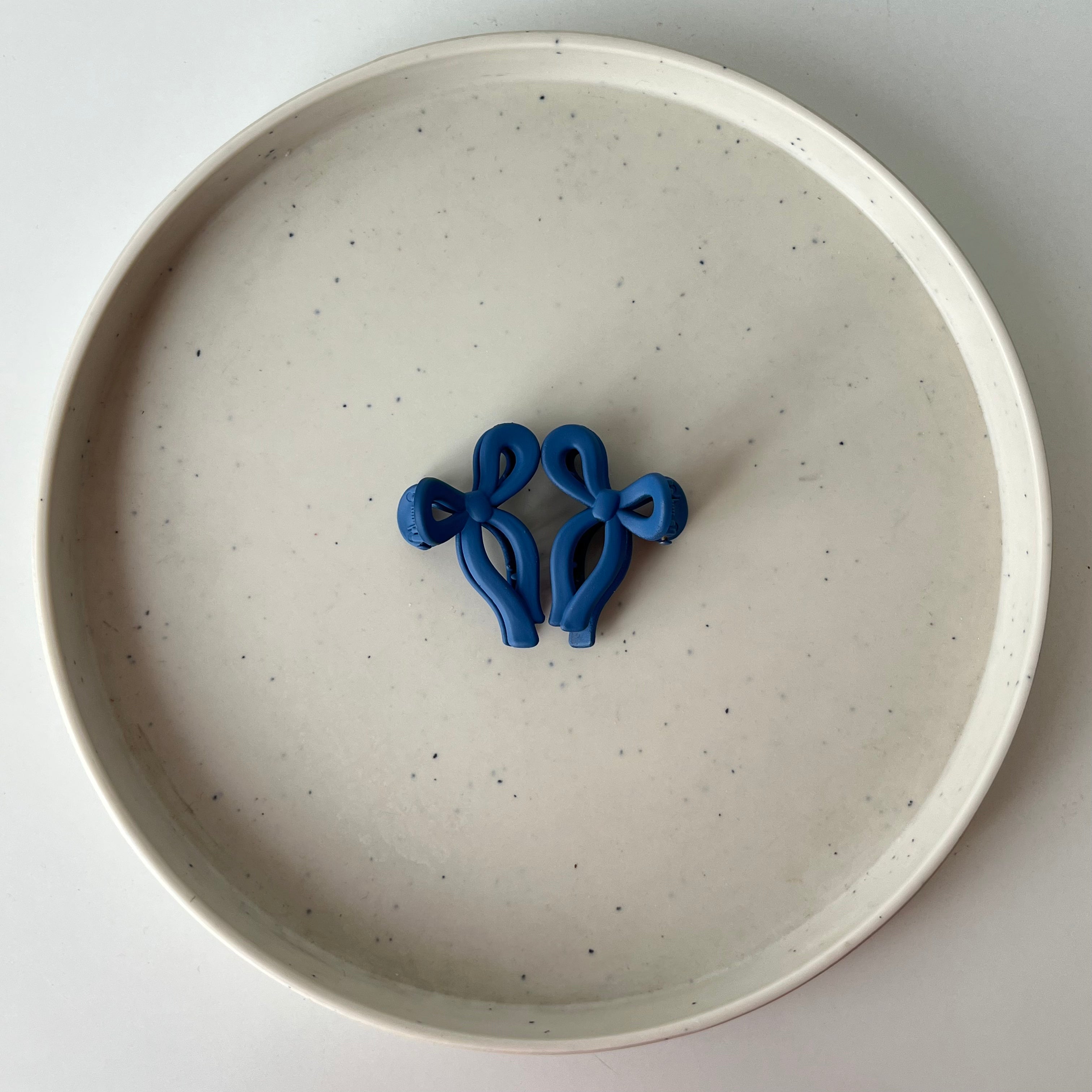 Matte Ribbon – Small Bow Hair Claw