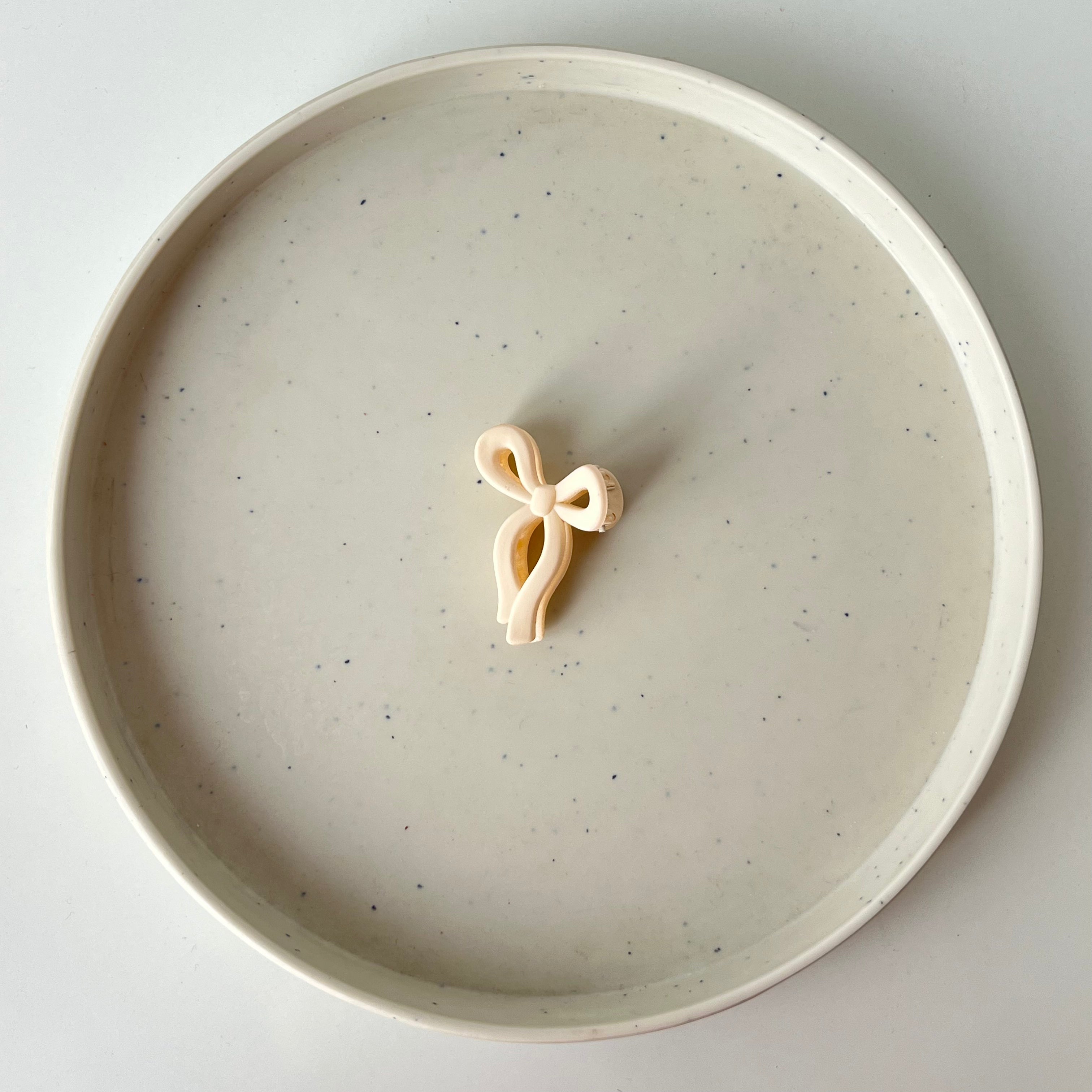 Matte Ribbon – Small Bow Hair Claw