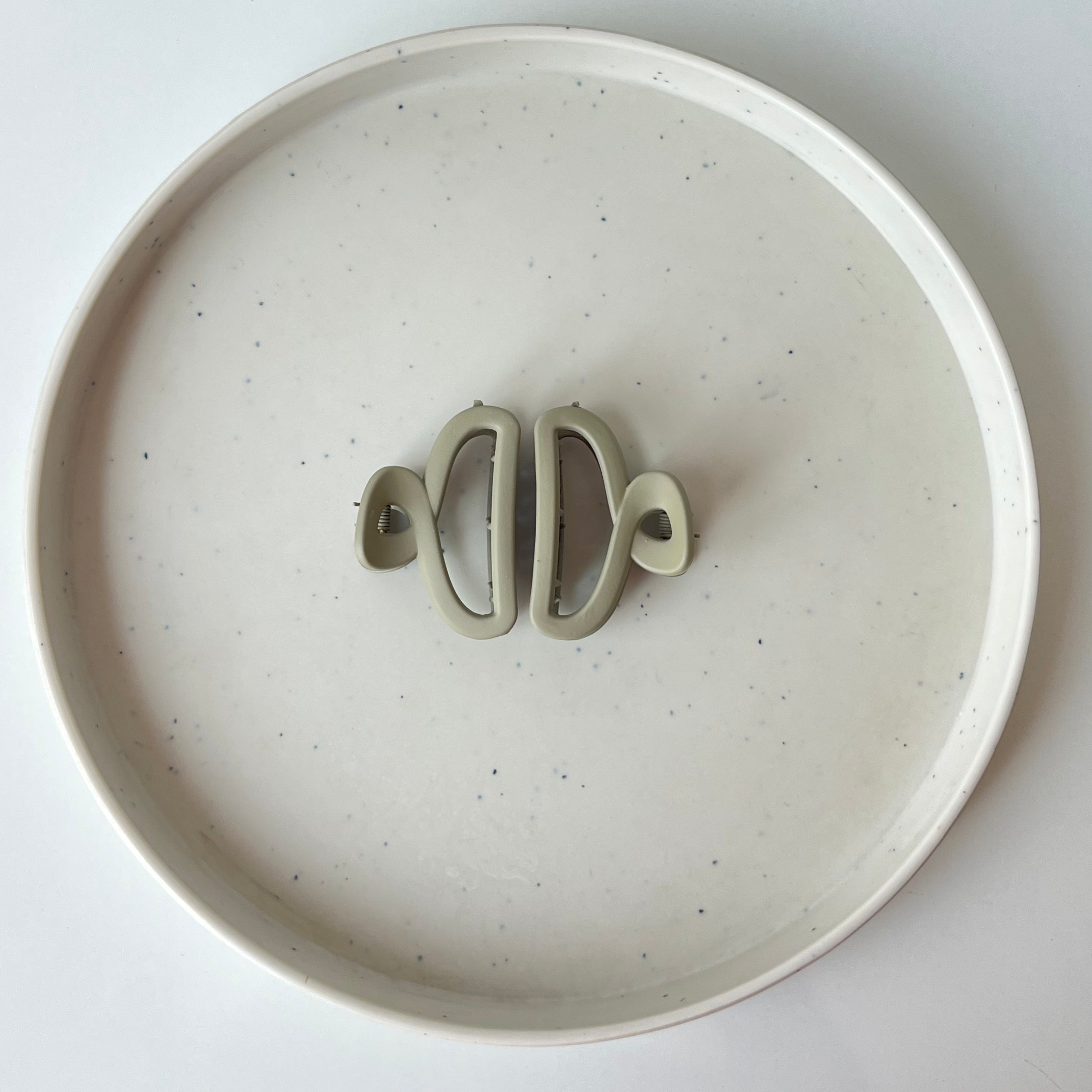 Matte Loop – Small Hair Claw